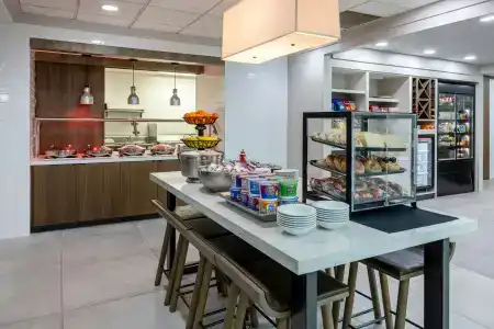Hilton Garden Inn Winston-Salem/Hanes Mall - 11