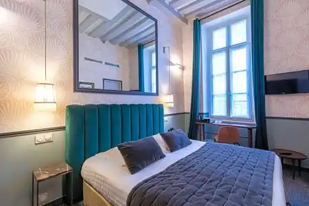 Dauphine Saint Germain - 45