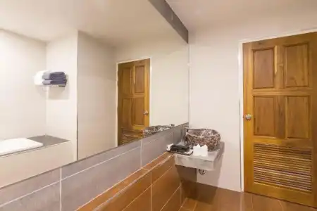 Maneetel Krabi Beachfront - 94