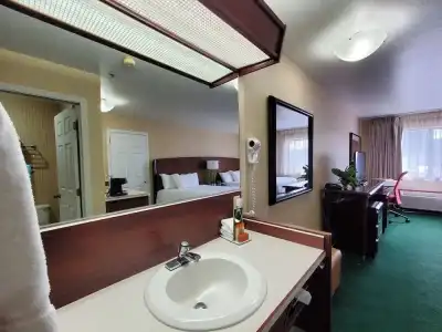Rogue Regency Inn Medford Airport - 45
