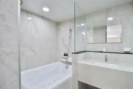 Busan Seomyeon YTT - 173