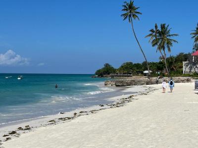 Aluna Beach Apartments - 14