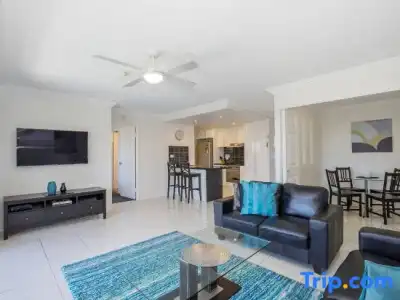 Baronnet Apartments - 208