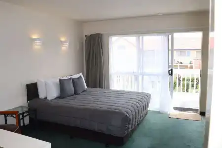 Fountain Court Motel - 54