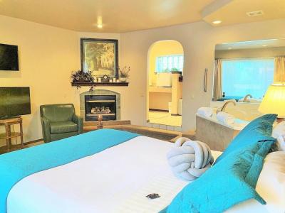 Breakers Boutique Inn - 108
