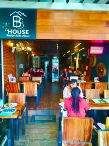 BB House Budget & Boutique - 15