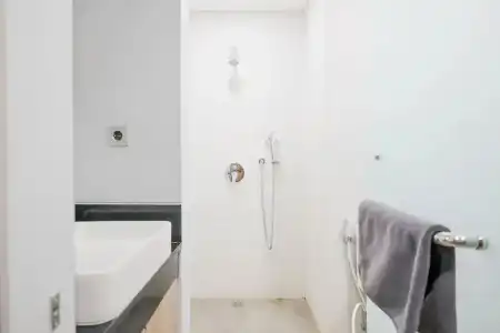 RedDoorz Premium near CBD Puri Indah - 76