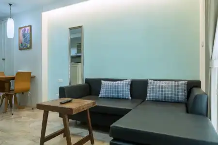 Sabai Sathorn - 37