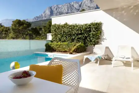 Romana Beach Apartments - 16