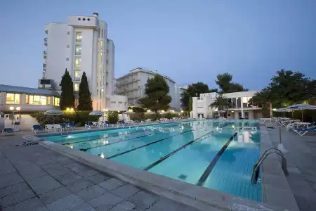 HR Resort - 13