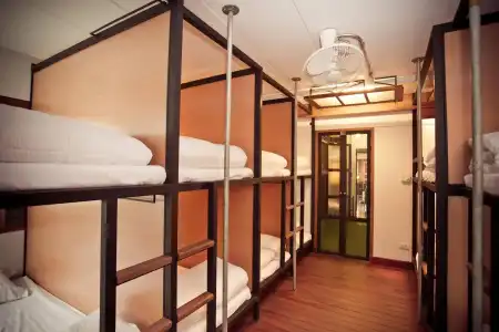 The Arak Bed Bar and Hostel - 35
