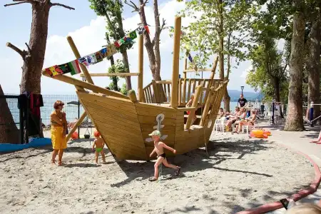 Sisan Family Resort - 17