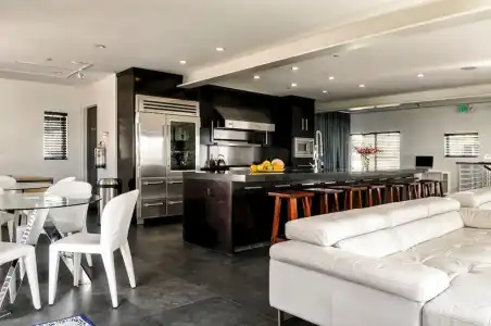 Posh South Beach Hostel - 10
