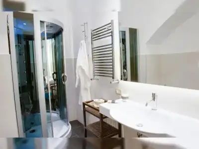 Lh Royal Suites - 21