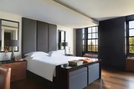 Grosvenor House Suites - 61