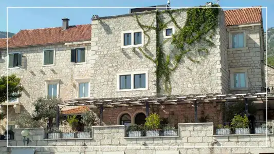 Newly Renovated Kastil - 0