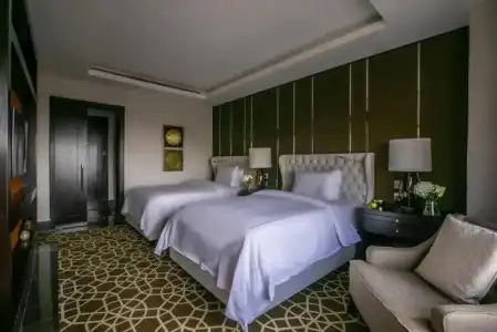 Fairmont - 77