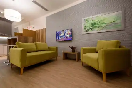 Karoly Corner Residences - 16