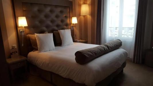 Hôtel Saint Cyr Etoile - 141