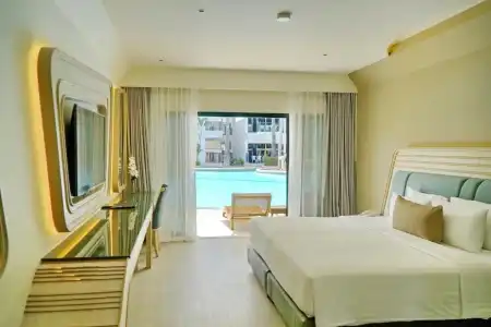 Amora Beach Resort Phuket - 3