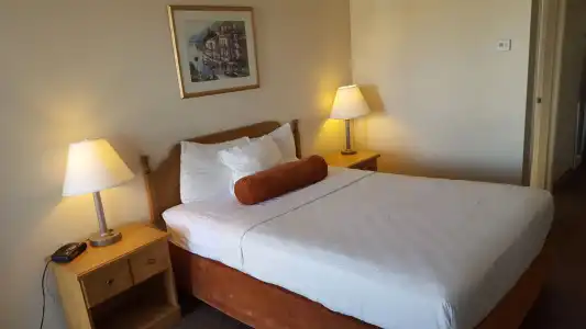 Knights Inn - 6