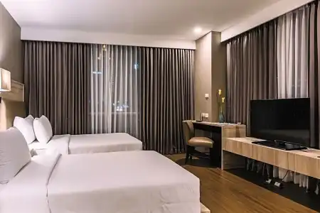 Adelphi Suites Bangkok - 40