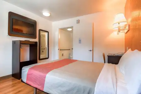 Motel 6 San Diego, CA - Circle - Mission Valley - 6