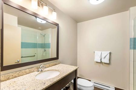 Best Western Plus Montreal - 50