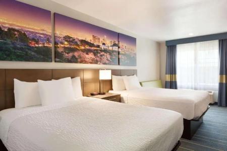 Days Inn & Suites by Wyndham Anaheim at Disneyland Park - 20
