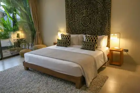 Zee Luxury Boutique - 12