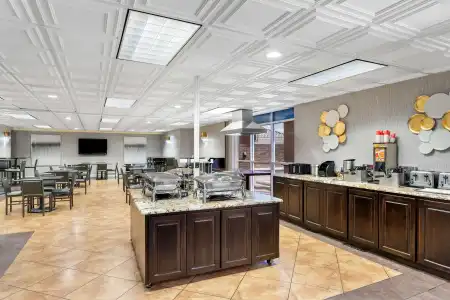 Best Western Plus Abbey Inn - 28
