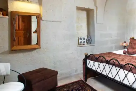 Romantic Cave - 70