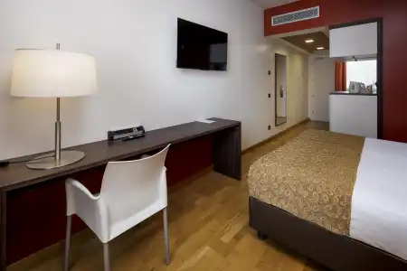 Best Western Falck Village - 58