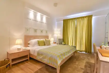 The Lynden Grove - 42
