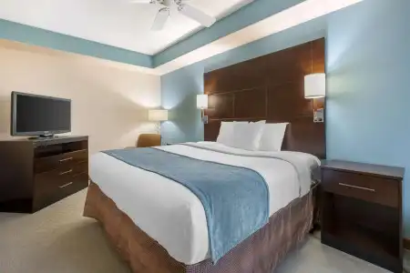 Best Western Plus Midland Suites - 51