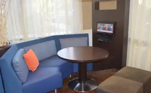 Courtyard by Marriott Sacramento Midtown - 3