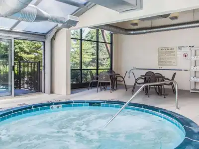 Quality Inn & Suites Peoria North - 10