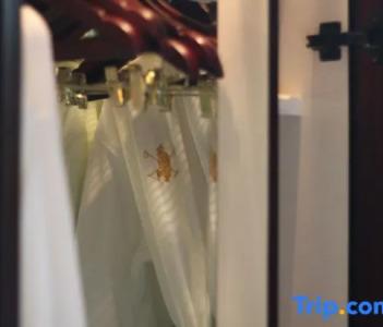 Maxwell Reserve Singapore, Autograph Collection - 75