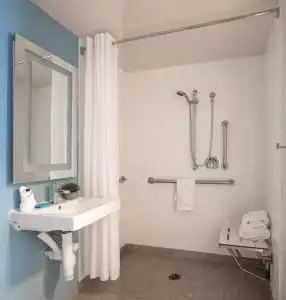 Saint Clair- Magnificent Mile - 36