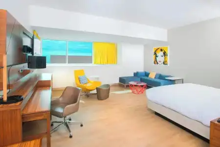 Courtyard by Marriott Santa Monica - 58