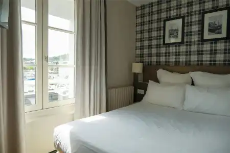 Best Western Le Cheval Blanc - Vieux Port - 32