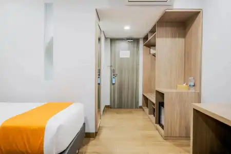 RedDoorz Premium near CBD Puri Indah - 28