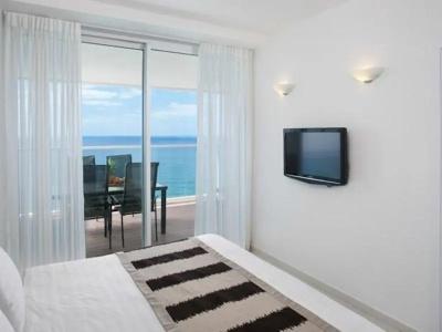 Island Luxurious Suites - 37