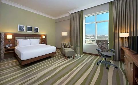 Hilton Garden Inn Dubai Al Muraqabat - Deira - 35