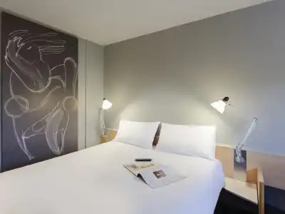 ibis Bourges - 33