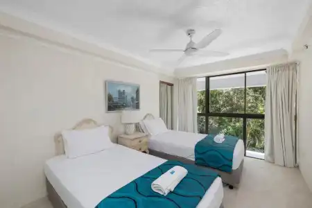 Gemini Court Holiday Apartments - 326