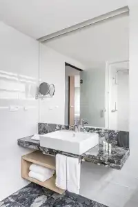 Courtyard by Marriott Brno - 36