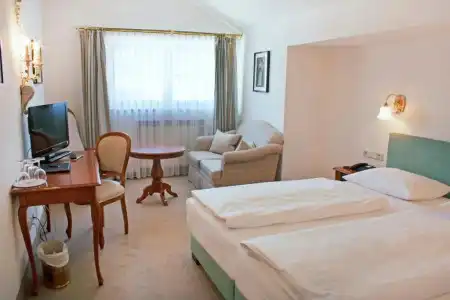 Bayerischer Hof - 42
