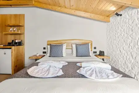 Emily's Luxury Suites - 75