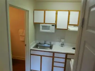 Affordable Suites Charlottesville - 9
